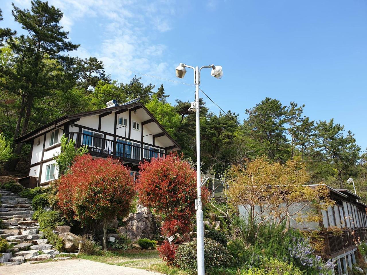 Tongyeong Yehyang Pension מראה חיצוני תמונה