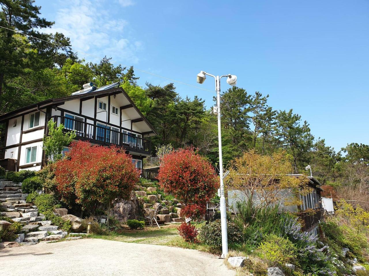 Tongyeong Yehyang Pension מראה חיצוני תמונה